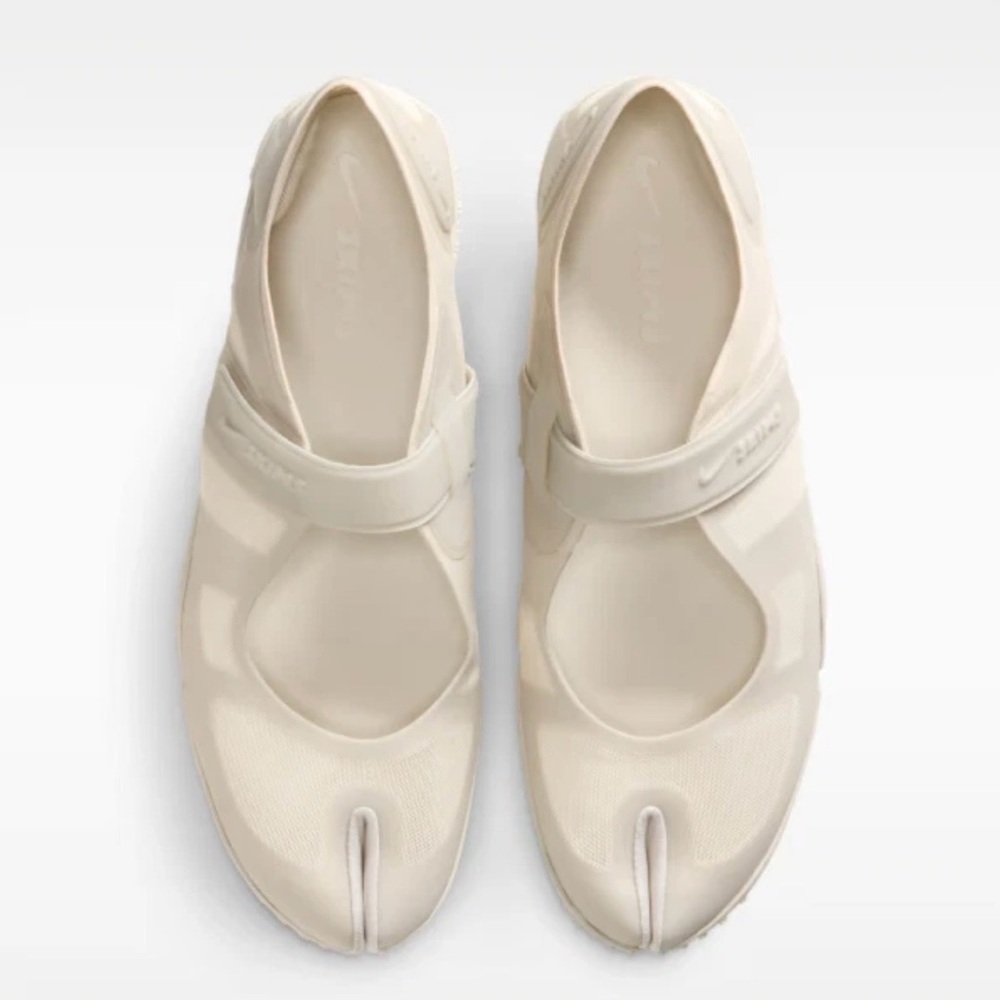 Nike X Skims Air Rift Mesh Bone Kim Kardashian shoe